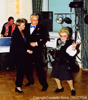 tanz02_300_340.jpg (34042 Byte)
